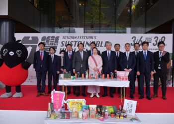 徐榛蔚率團行銷農產 熊本熊、花蓮朱鸝快閃日本 人氣爆棚