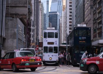 香港街頭驚現花蓮山海美景 徐榛蔚赴港行銷觀光