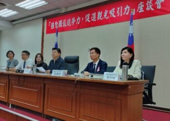 傅崐萁在立院召開「強化國旅競爭力，促進觀光吸引力」座談會　期待兩岸全面春暖花開　儘快推動兩岸交流振興台灣觀光產業