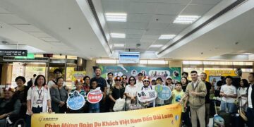 台東—越南直航包機 431旅客採果池上慢車樂歡喜遊台東