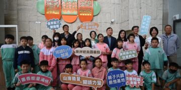 東岸絕美 閱讀新地標 公共藝術《織知》亮相 臺東圖書館即日起全館試營運