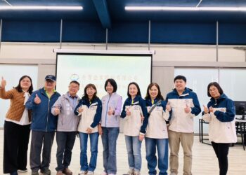 實物顯影‧科技教學再升級 秀育企業捐贈臺東千餘臺實物投影機設備