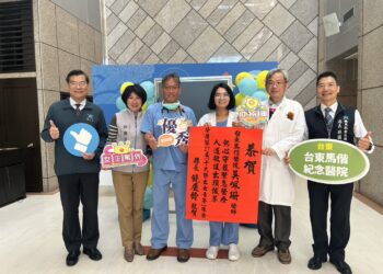 從偏鄉急診到烏克蘭戰區 饒慶鈴祝賀吳佩珊獲十大傑出女青年