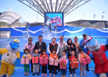 徐榛蔚與53園所親師生1500人翱遊遠雄海洋公園 歡慶兒童節