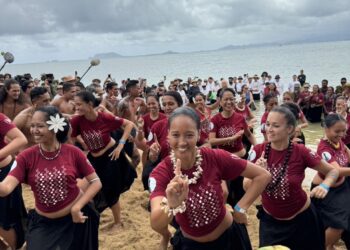饒慶鈴推動臺東航海文化 縣府團隊赴夏威夷考察太平洋島國舟船入港儀式