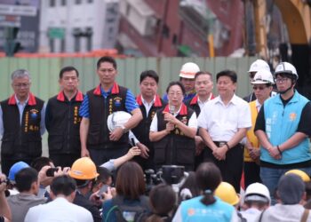 徐榛蔚主持「0403地震災後天王星大樓拆除工程暨撫慰亡靈典禮」預計2週內拆除完畢