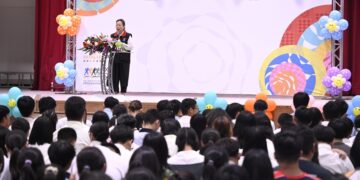 高國中畢業生縣長獎頒獎典禮 榮耀與感恩交織 花蓮學子韌性發光！
