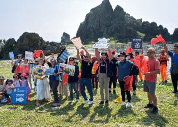 「柚見綠島」臺東縣府前進綠島淨灘 清出90.5公斤海廢